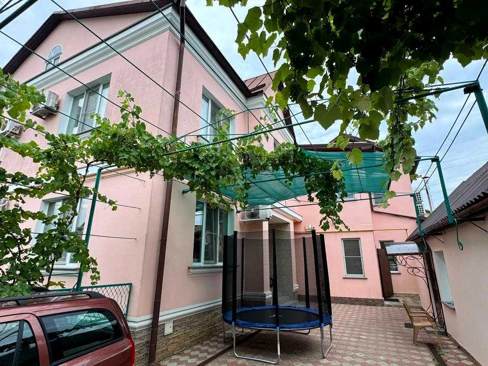 Apartment. 44th Line, Street