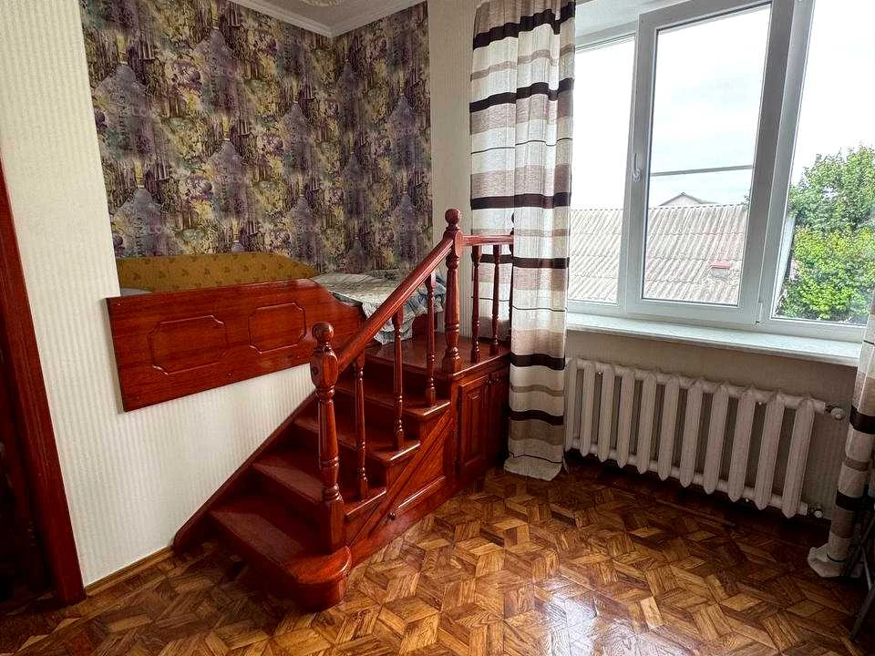 Apartment. 44th Line, Street