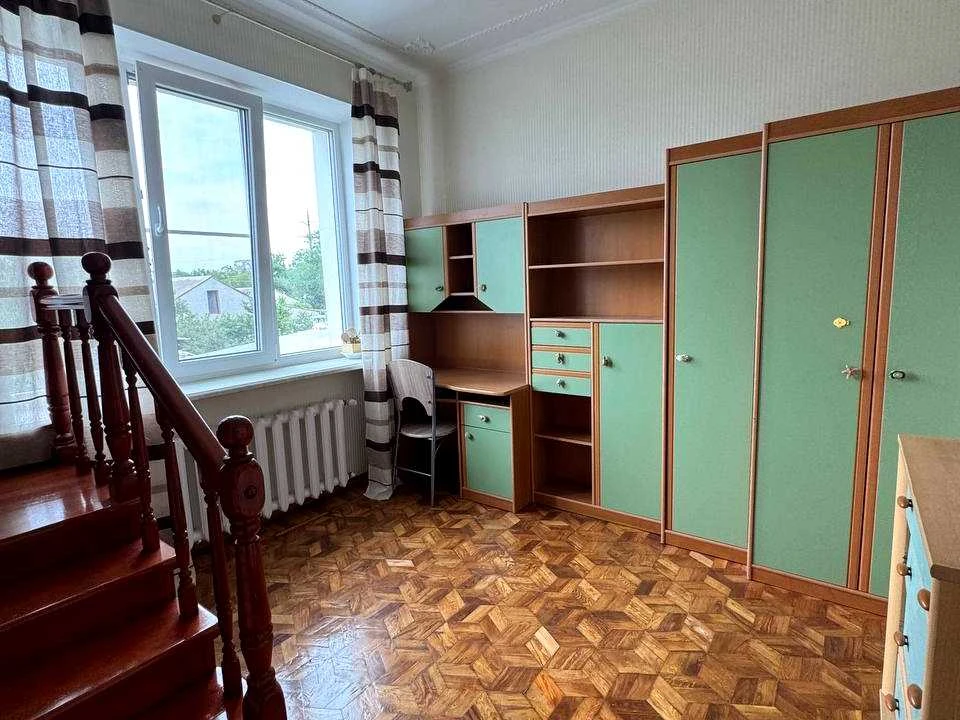 Apartment. 44th Line, Street