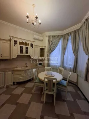 Продажа дома Салтовка котедж 307 м2, з бомбосховищем, м. Сту