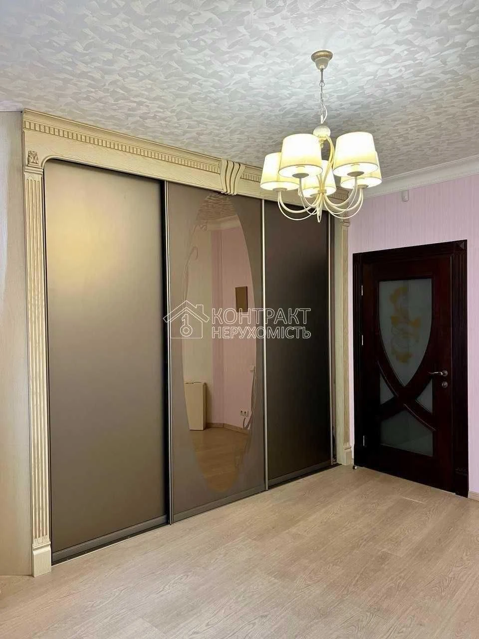 Продажа дома Салтовка котедж 307 м2, з бомбосховищем, м. Сту