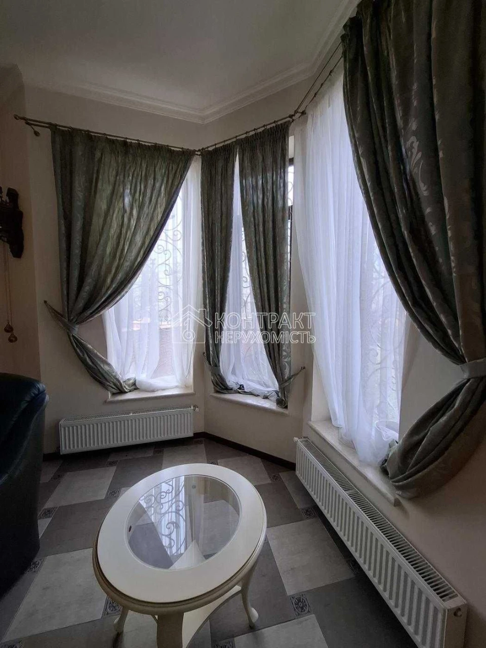 Продажа дома Салтовка котедж 307 м2, з бомбосховищем, м. Сту