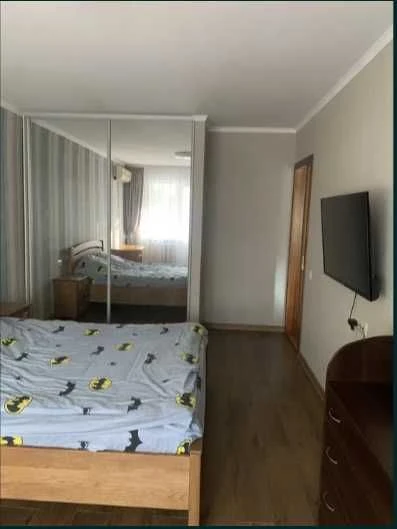 СВІТЛА 2 кім.кв. на Митниці з ЯКІСНИМ ремонтом