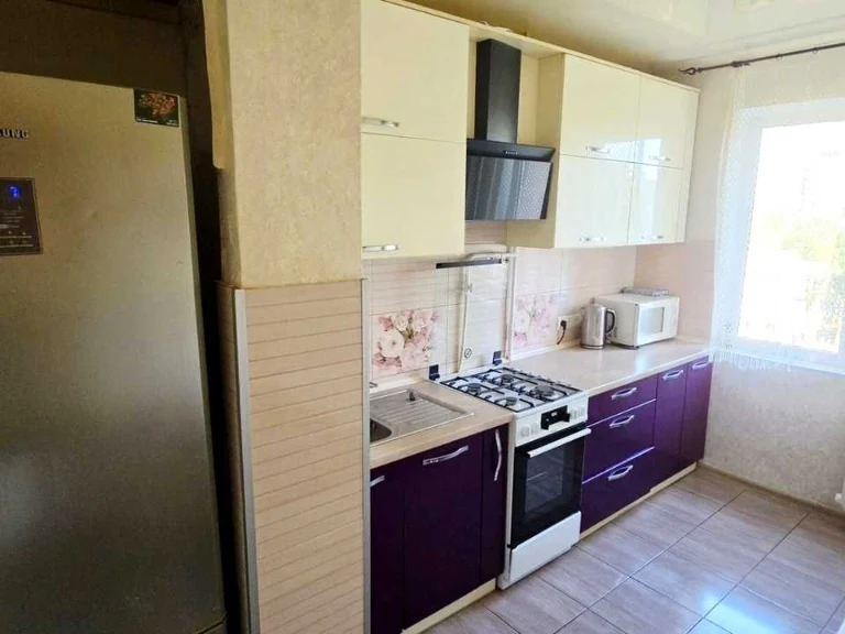 Apartment. Rivne, Haydamaцька Street
