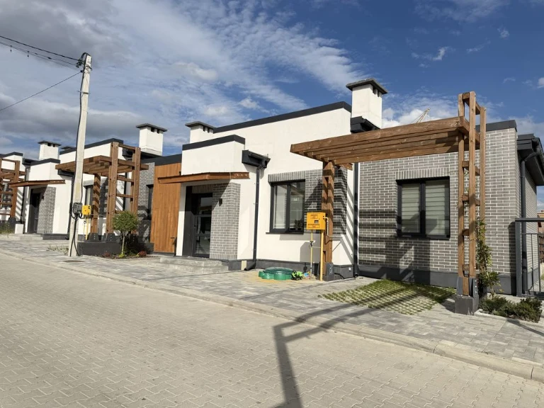 Таунхауси в Рівному | 88–98 м² | Власний двір | Від 73 000 $