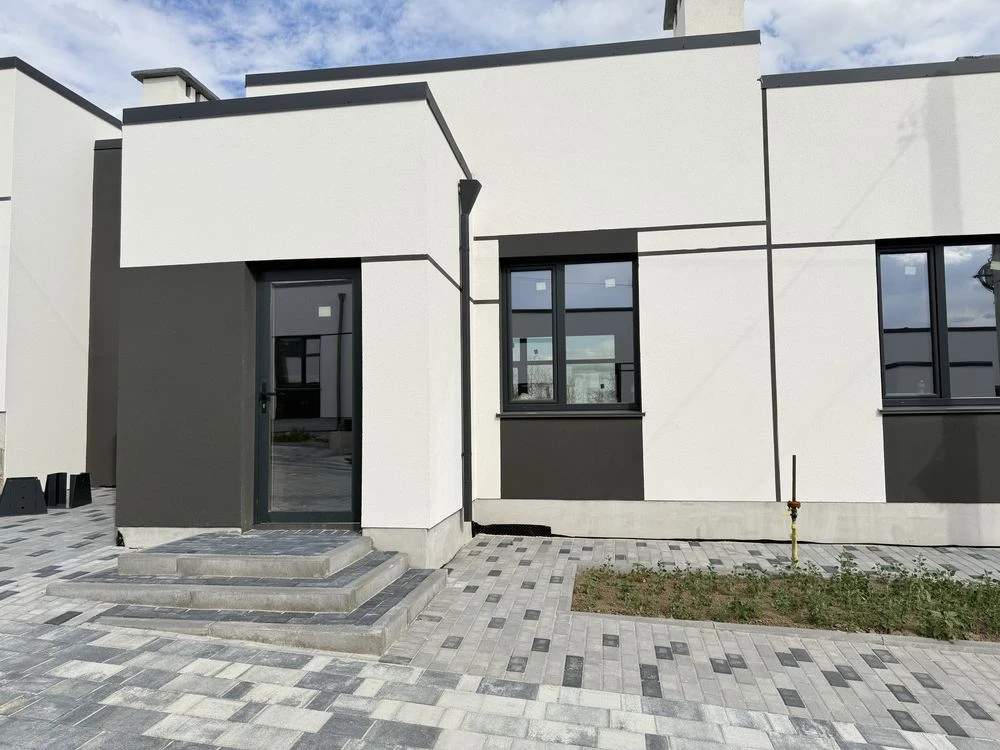 Таунхауси в Рівному | 88–98 м² | Власний двір | Від 73 000 $