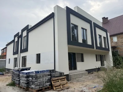 Продаж сучасного танхаусу біля лісу м. Київ вул. 4-та Синьоо