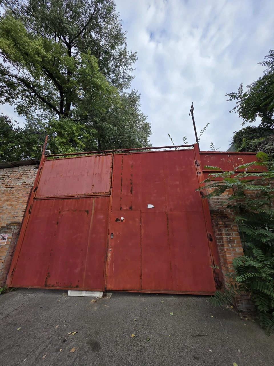 Продажа СТО с большой участком
