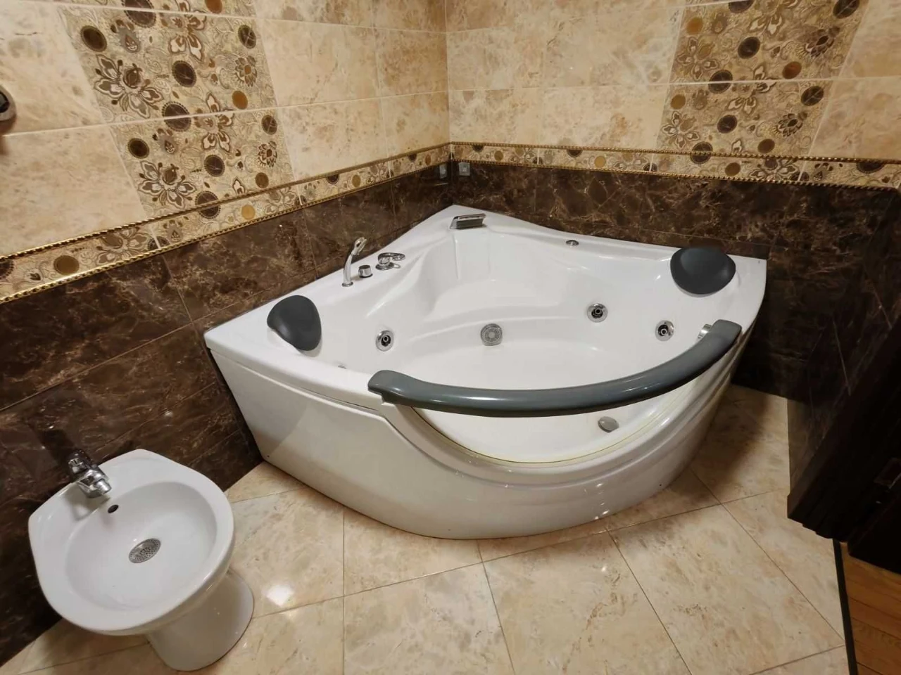 For sale, two-level apartment in Tiahilov (3725)