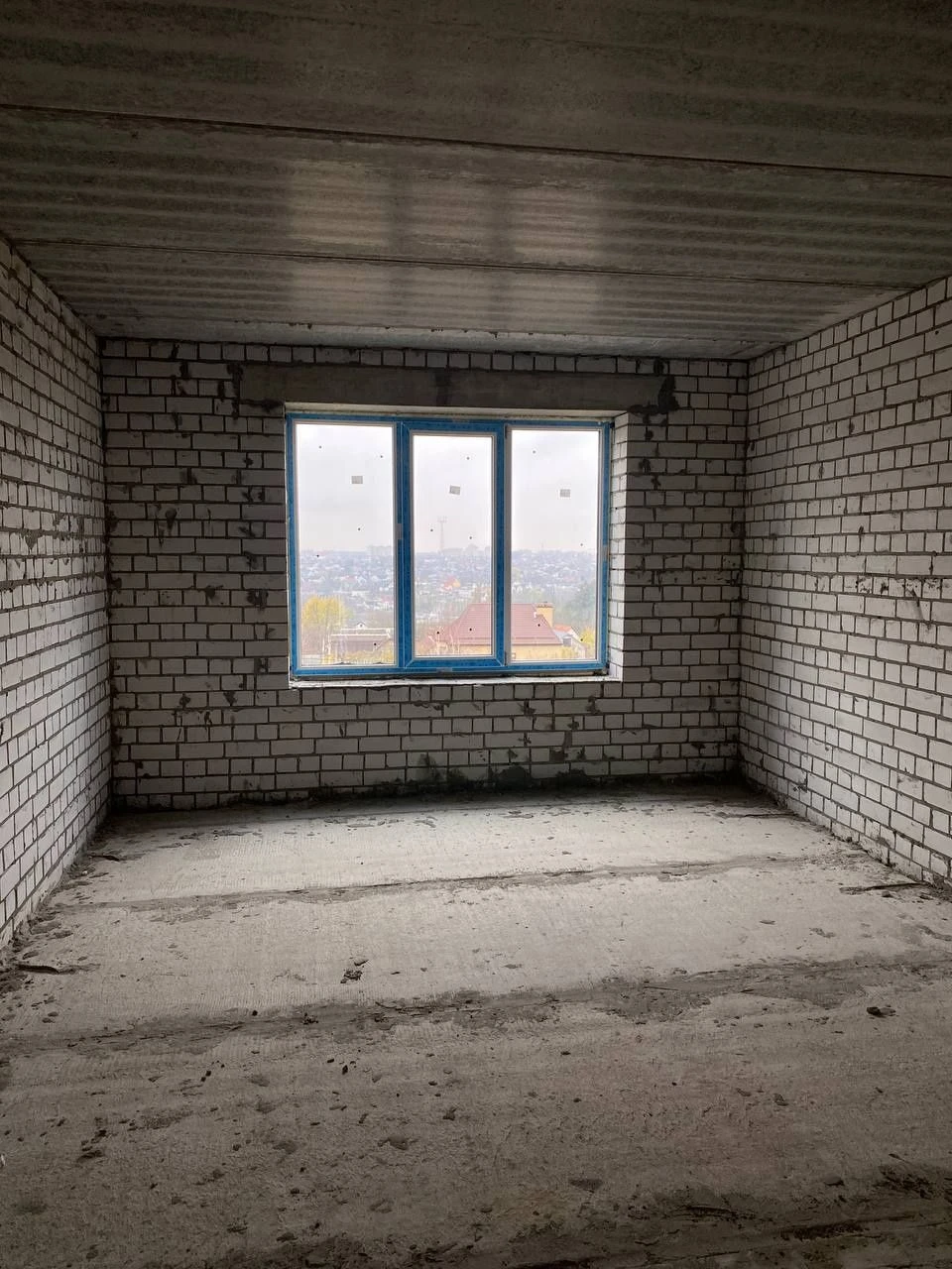Spacious 2-bedroom apartment for sale in the Gvardyiske residential complex