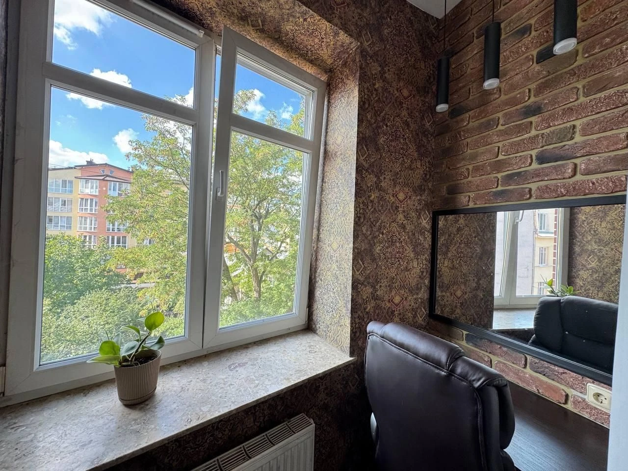 Sale of a 4-room apartment in a new building, city center, individual heating