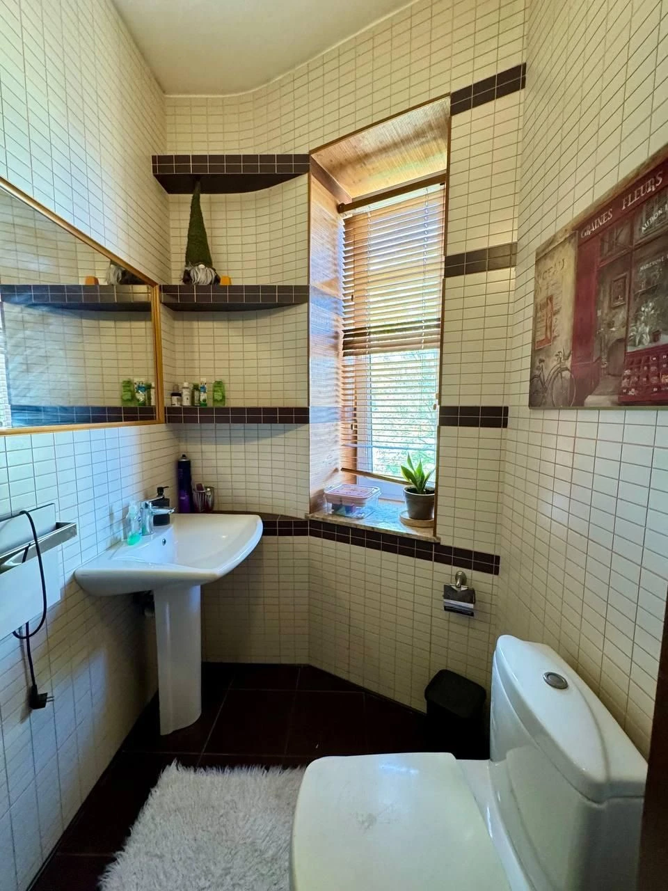 Sale of a 4-room apartment in a new building, city center, individual heating