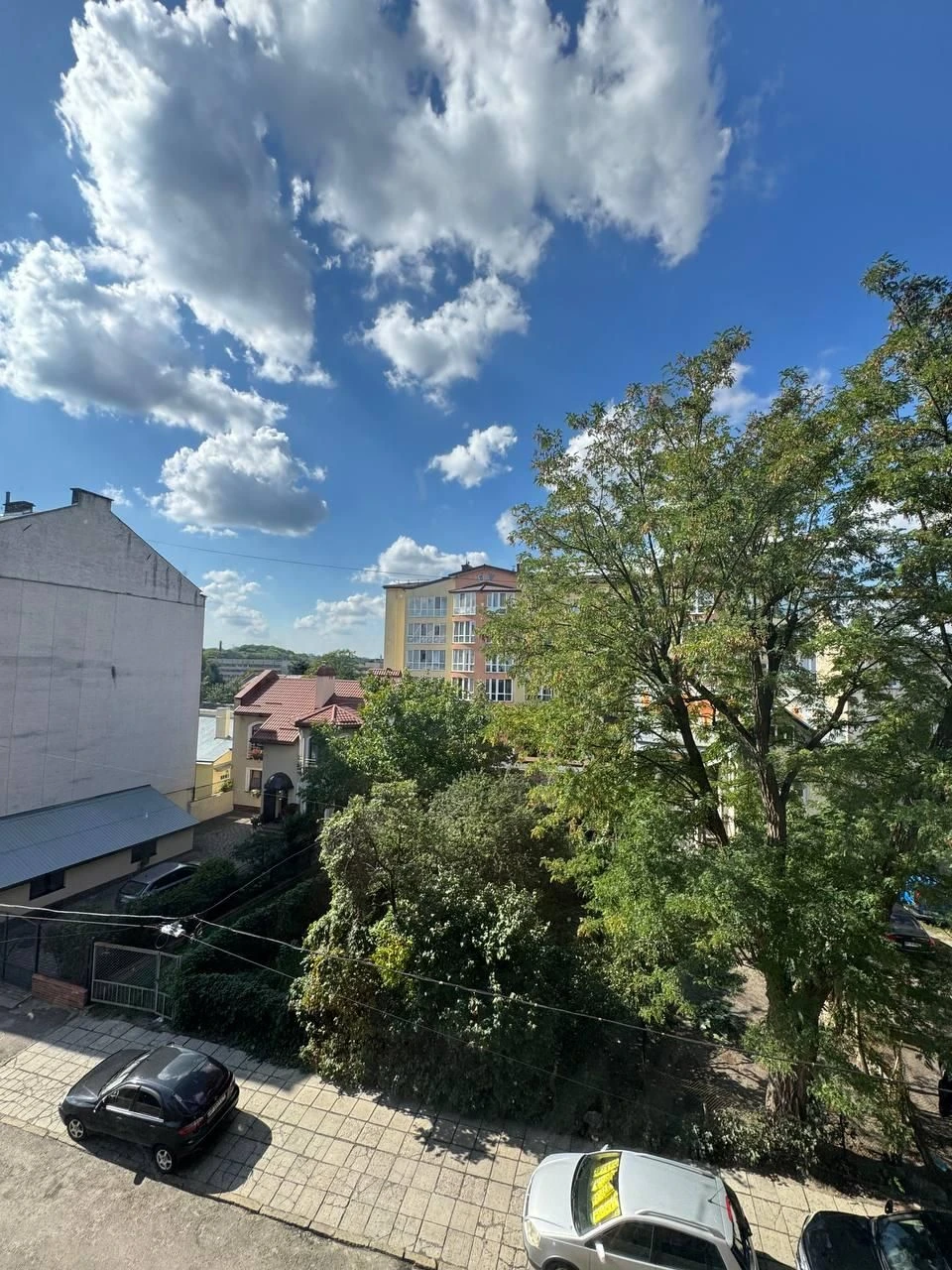 Sale of a 4-room apartment in a new building, city center, individual heating