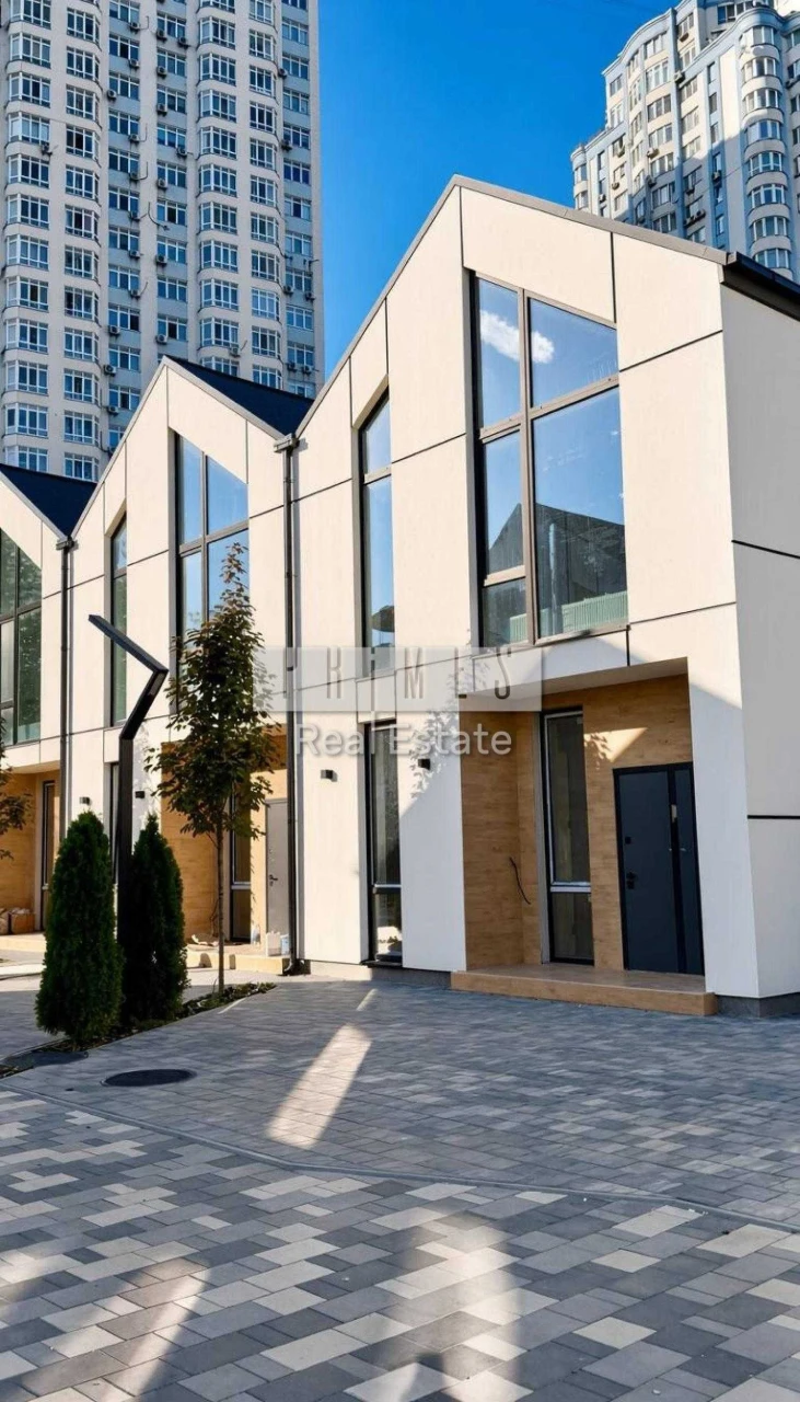 Продаж сучасного двоповерхового таунхаусу, Дарницький район,
