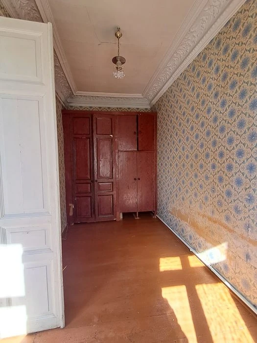 Продам 4-х комнатную квартиру в Центре города