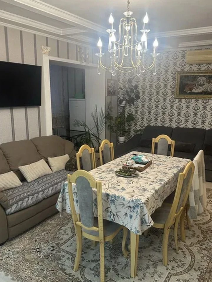 Продам 3 к. квартиру-пентхаус, ул. Армейская,  парк Победы