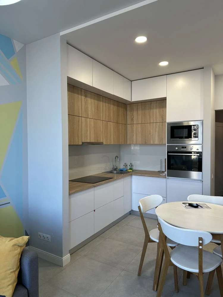 Продам 2 комнатную квартиру с видом на море 35 жемчужина , А