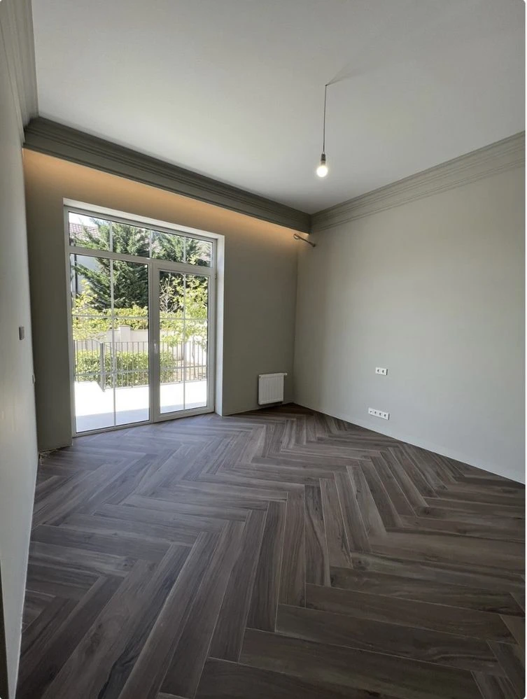 A new modern renovated house in Sauvignon.