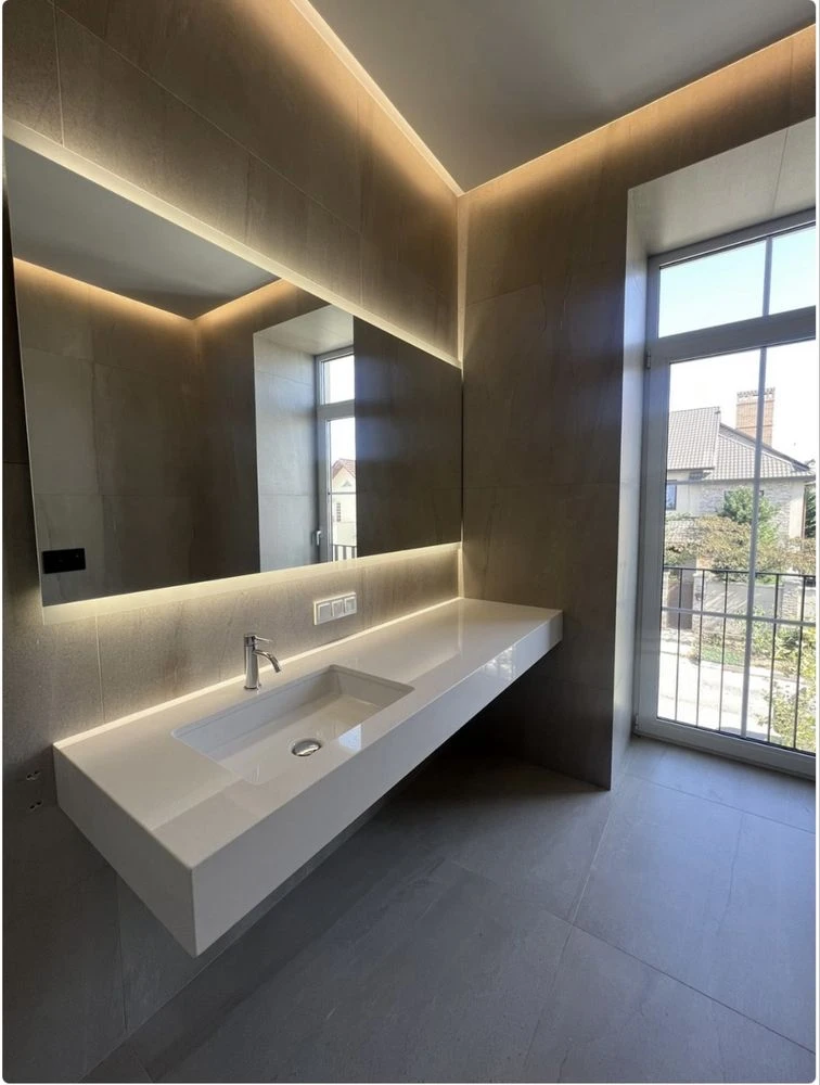 A new modern renovated house in Sauvignon.