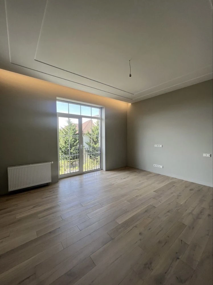 A new modern renovated house in Sauvignon.