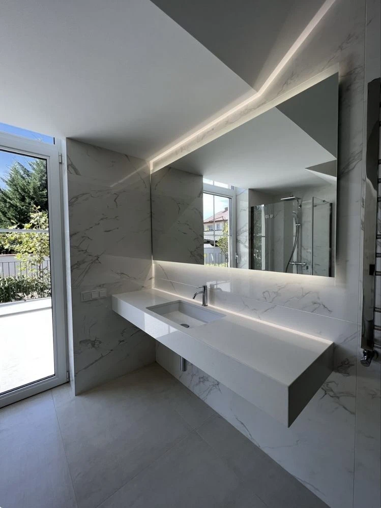 A new modern renovated house in Sauvignon.