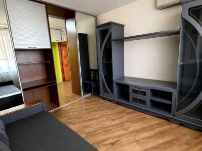 Apartment. Kharkiv, Yuliynyi Prospect