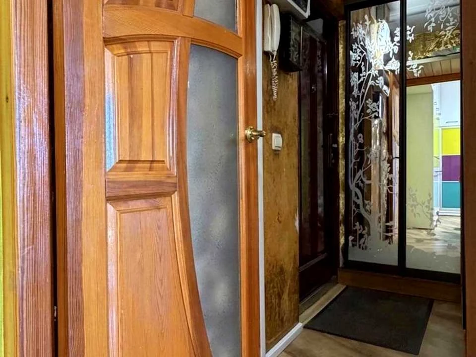 Apartment. Kharkiv, Yuliynyi Prospect