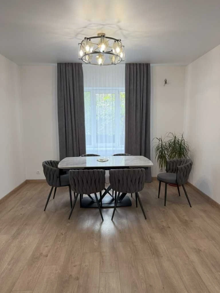House built in 2018, 125 m2, SOLAR PANELS, 10 minutes from the city