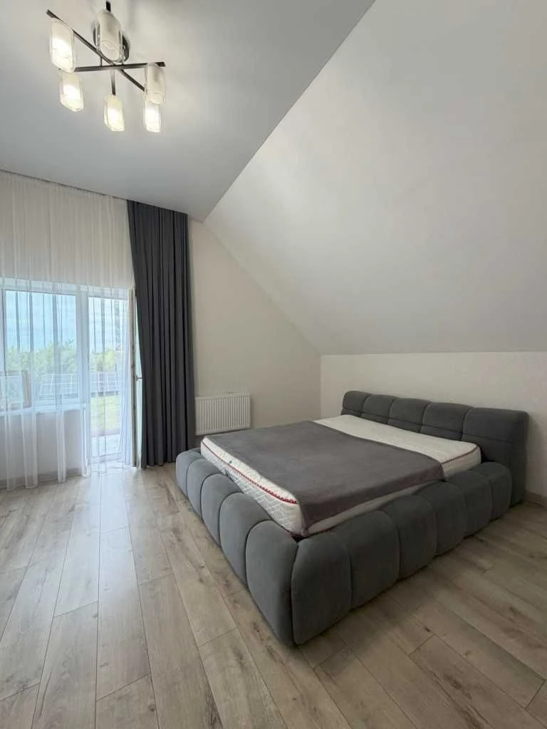 House built in 2018, 125 m2, SOLAR PANELS, 10 minutes from the city
