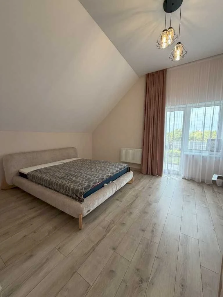 House built in 2018, 125 m2, SOLAR PANELS, 10 minutes from the city