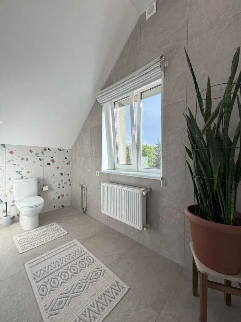 House built in 2018, 125 m2, SOLAR PANELS, 10 minutes from the city
