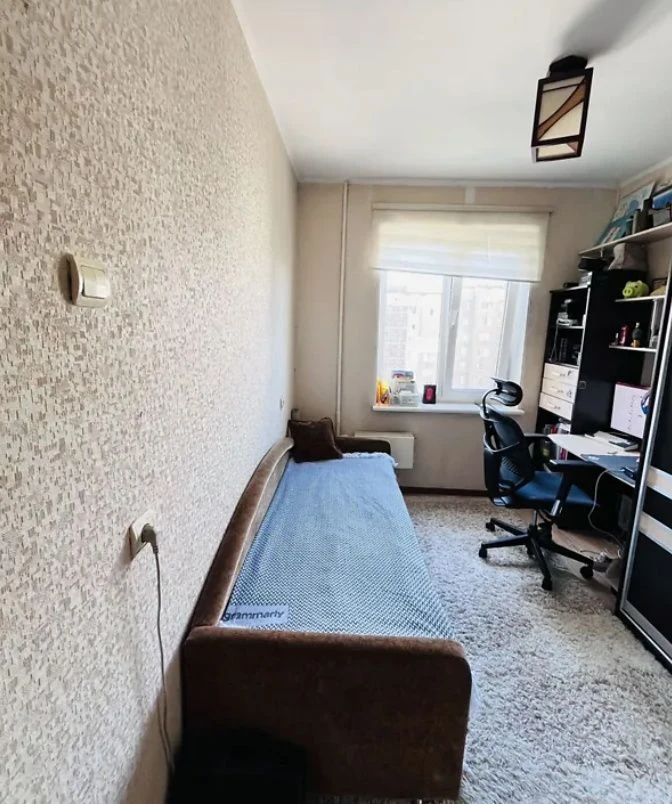 Продажа 3-комнатной квартиры в панельном доме в районе КАЛЛА