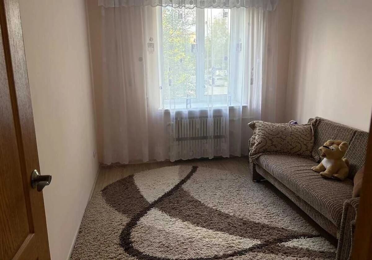 Продажа 3-комнатной квартиры на улице Курбаса
