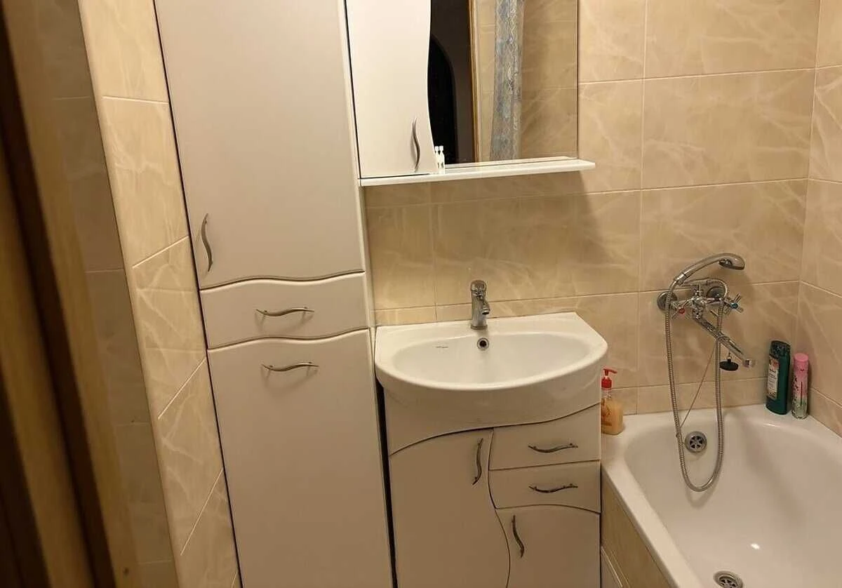 Продажа 3-комнатной квартиры на улице Курбаса