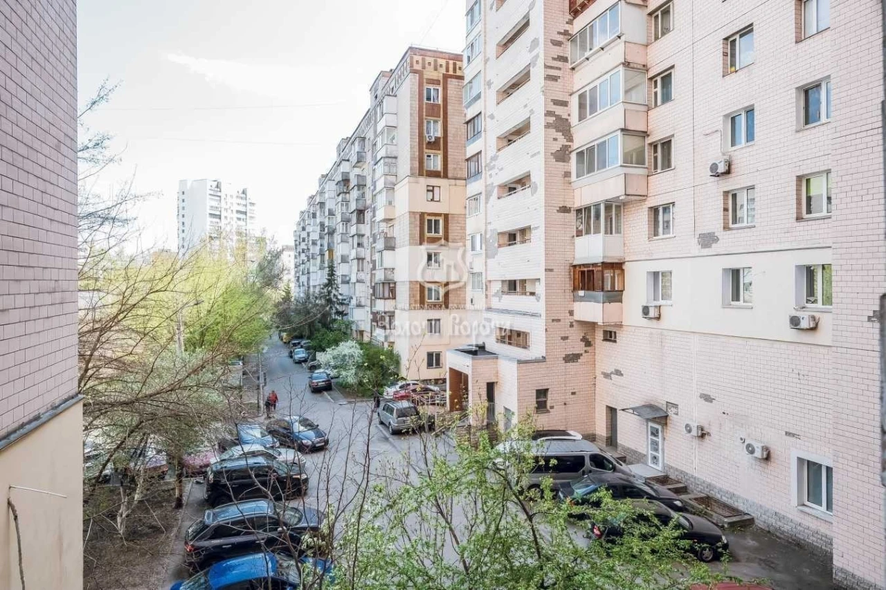 3-room apartment for sale 74 m², Kharkivske shosse, 49