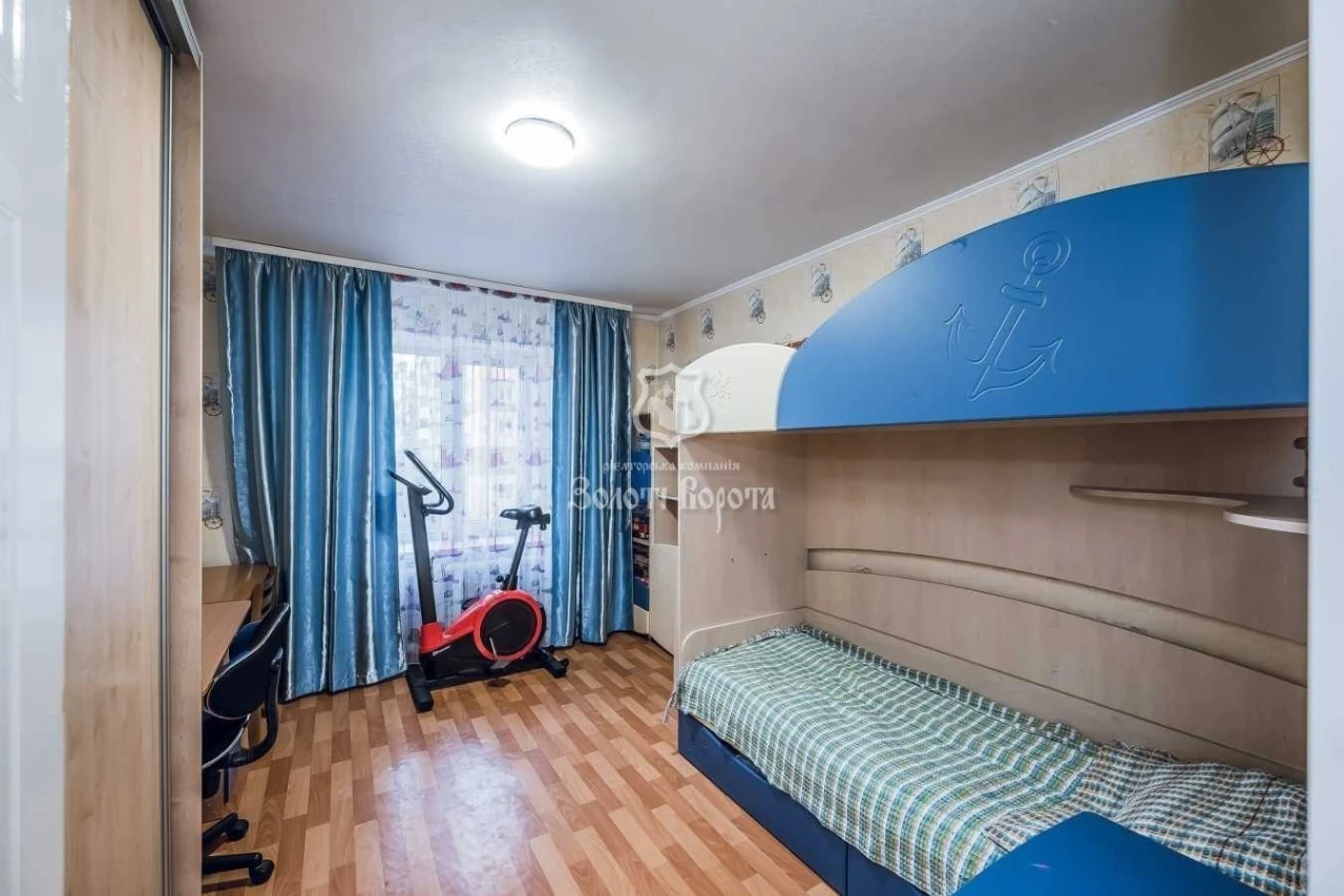 3-room apartment for sale 74 m², Kharkivske shosse, 49