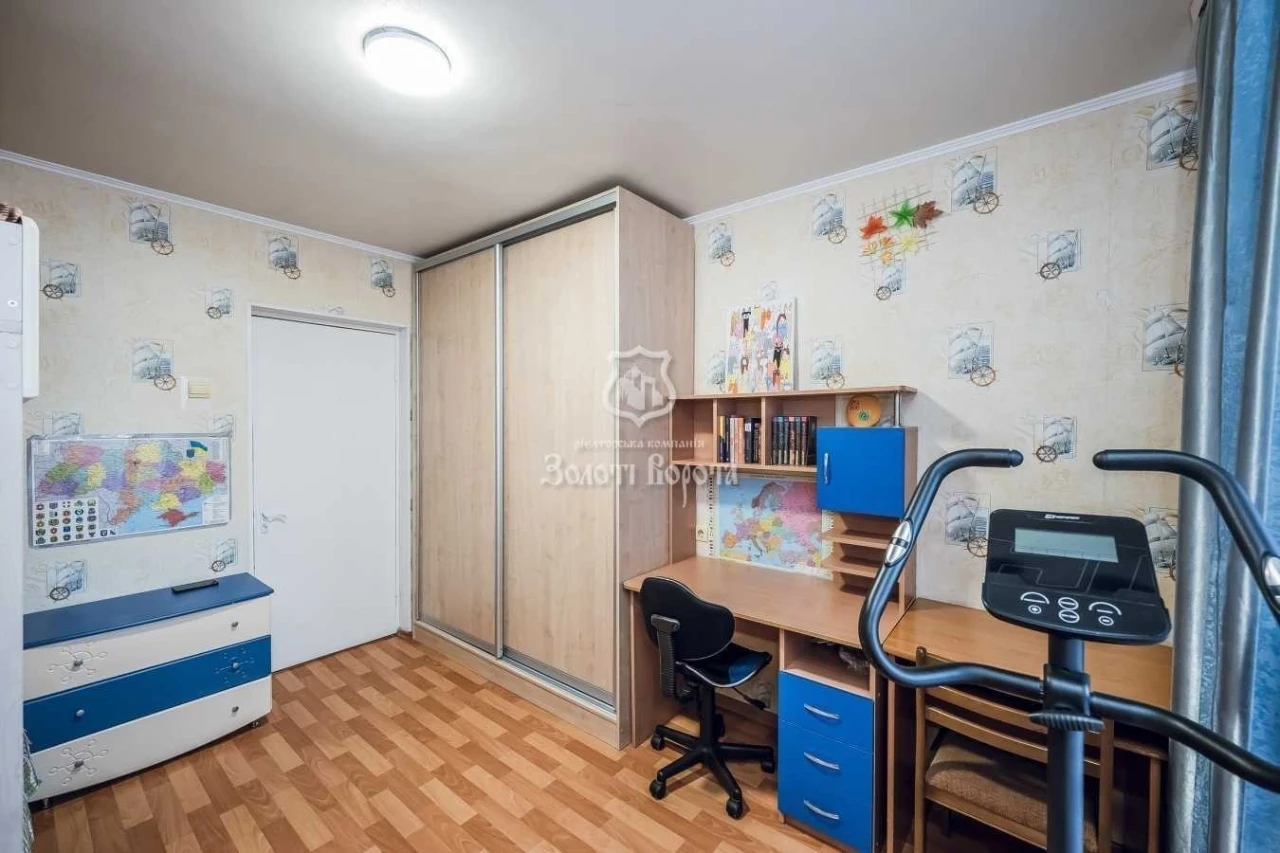 3-room apartment for sale 74 m², Kharkivske shosse, 49