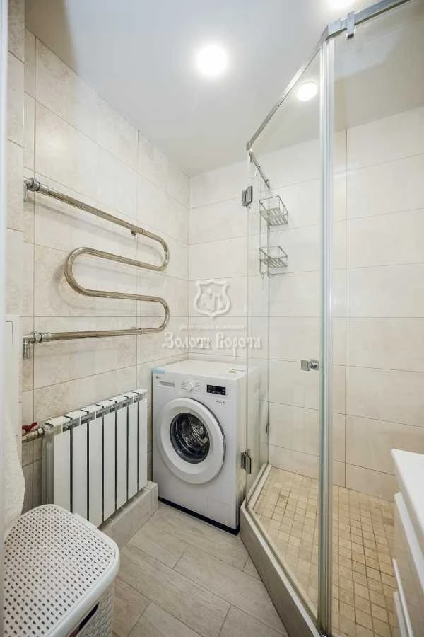 3-room apartment for sale 74 m², Kharkivske shosse, 49