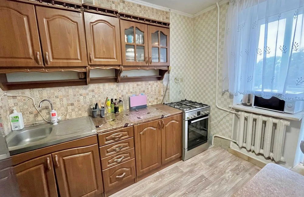 ₴ Продаж 3 кімнатної на Покровському