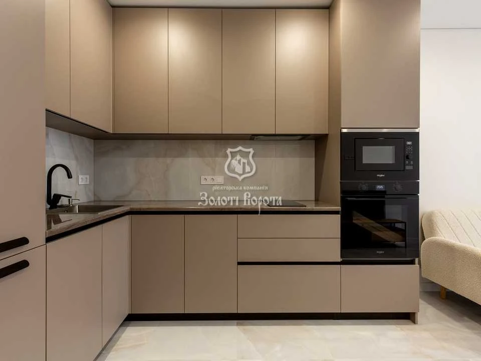 Apartment. Kyiv, Rodyny Krystieriv St.