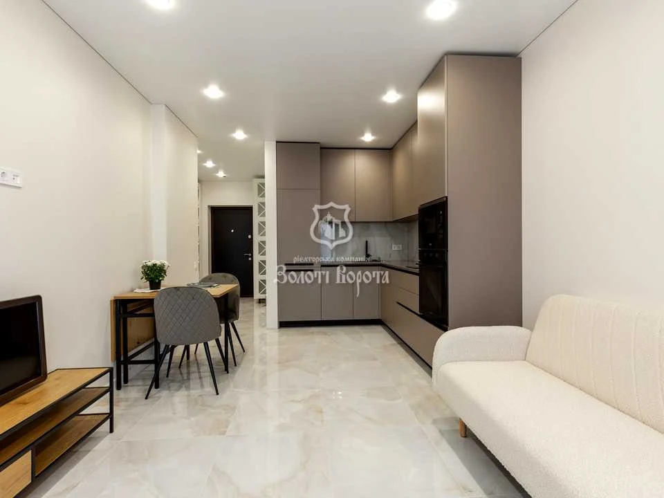 Apartment. Kyiv, Rodyny Krystieriv St.
