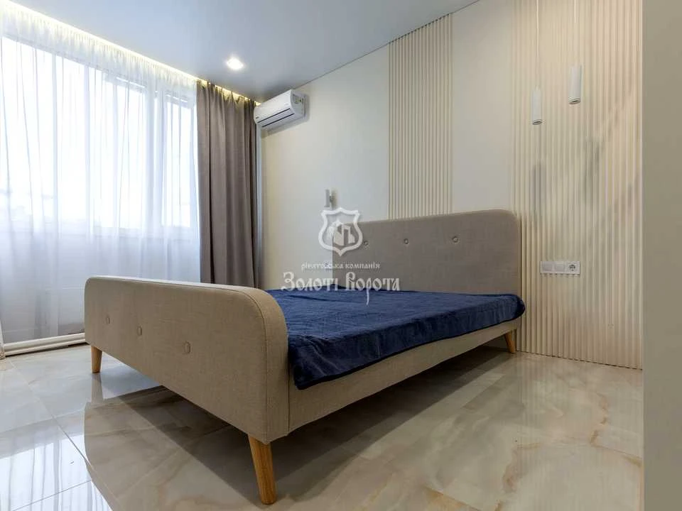 Apartment. Kyiv, Rodyny Krystieriv St.