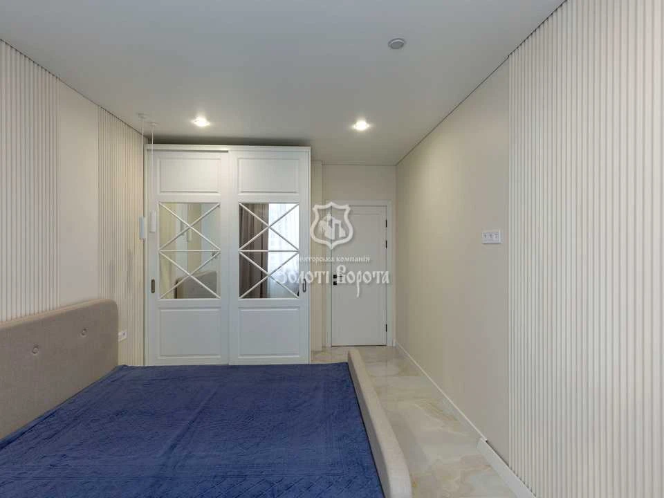 Apartment. Kyiv, Rodyny Krystieriv St.