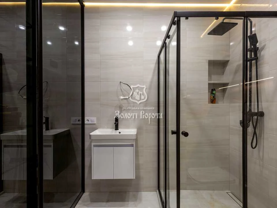 Apartment. Kyiv, Rodyny Krystieriv St.