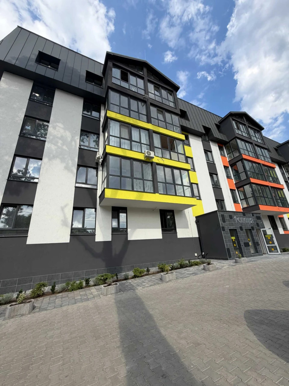 Продам квартиру в клубному будинку. Ремонт.