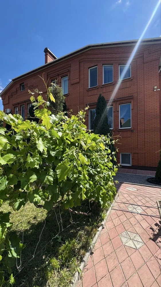 Продаж приватного будинку в престижному районі