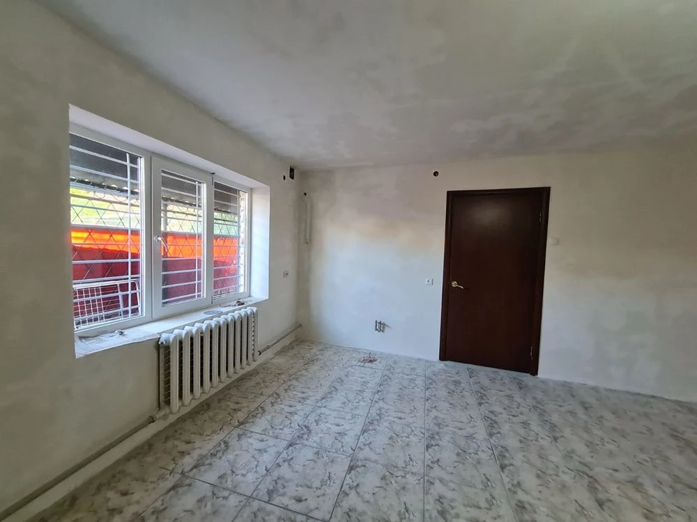 Продаю квартиру на землі в Центрі міста