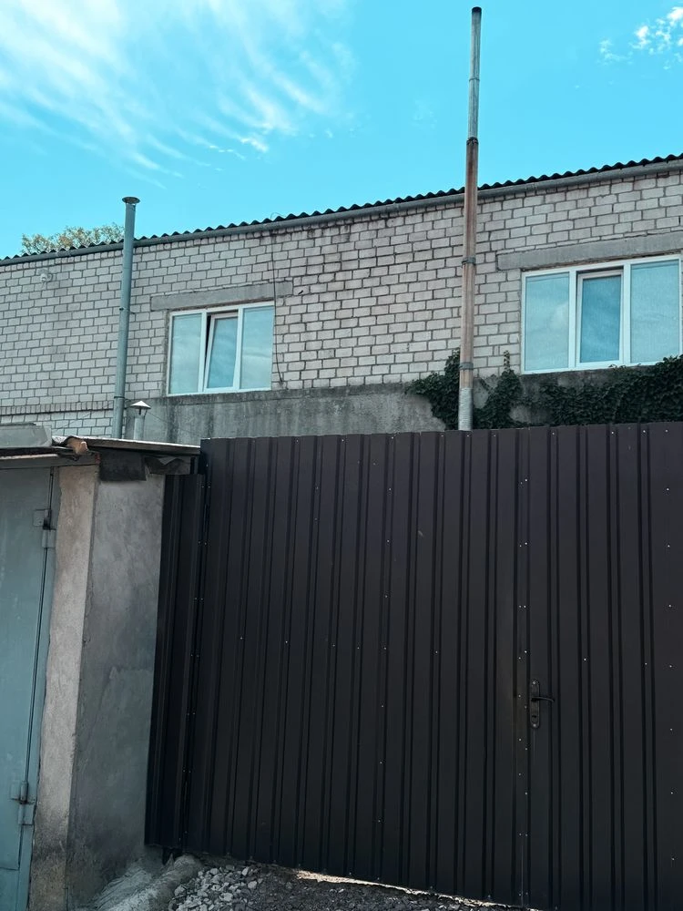 Продаю квартиру на землі в Центрі міста