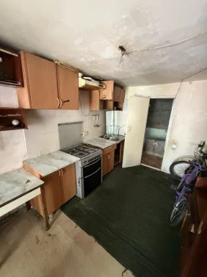Продаю часть домика с гаражом 42м2 + гараж