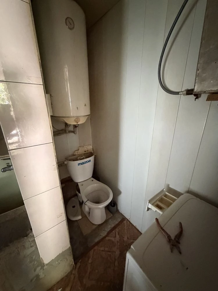 Продаю часть домика с гаражом 42м2 + гараж